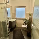 公寓 Mit Terrasse & Koblenz 新维德