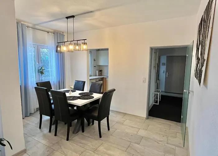 Mit Terrasse & Koblenz 노이비트