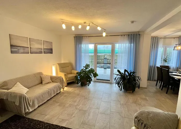 Mit Terrasse & Koblenz * 노이비트